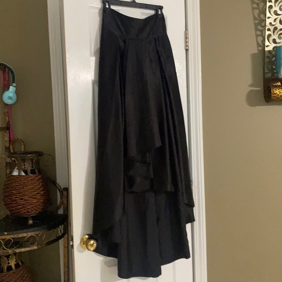Asymmetric satin skirt - Picture 6 of 6